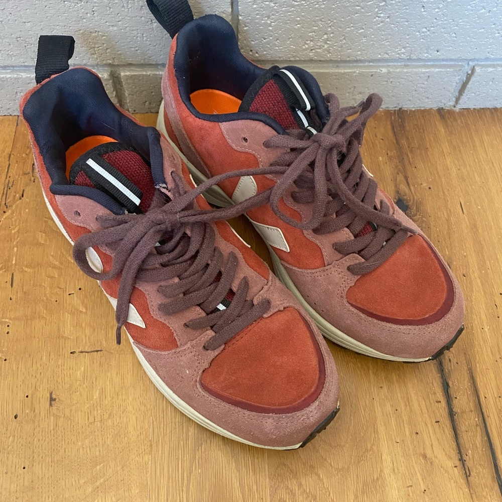 Veja Venturi Rouille Dried Petal Sneakers - Picture 2 of 8